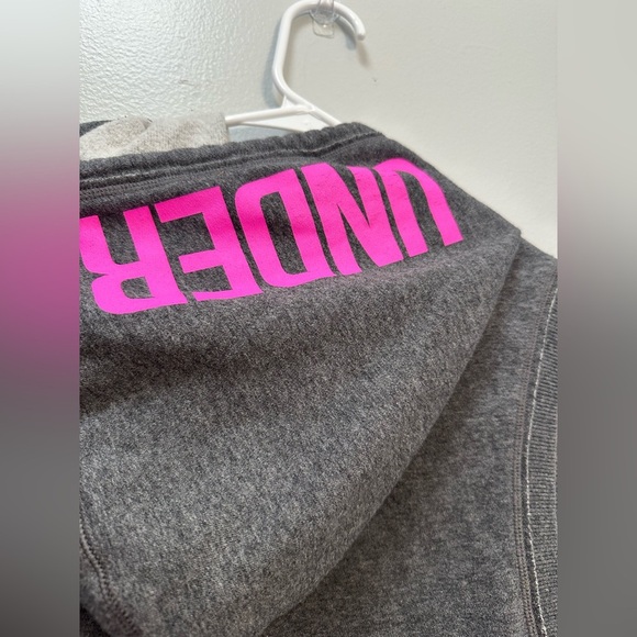 Under Armour Charcoal Sleeveless Hoodie with Magenta Logo - Picture 4 of 6